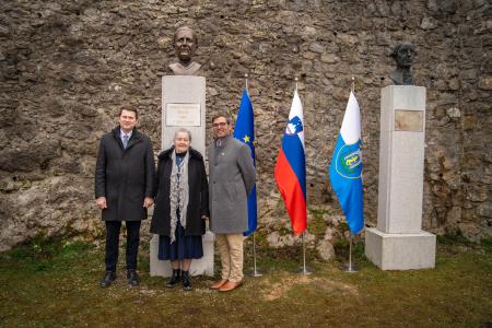 Matej Slapar, Ivanka Učakar, John Stubbs